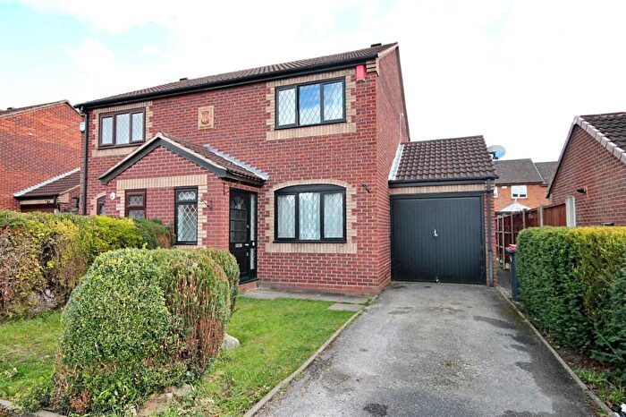 2 Bedroom Semi Detached House To Rent In Pinewood, Atherstone, CV9