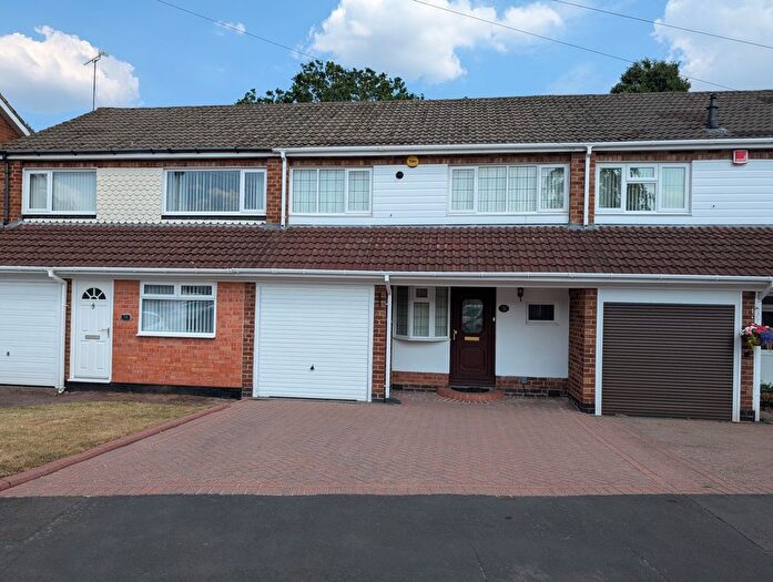 3 Bedroom Town House For Sale In Chesterfield Close, Northfield, Birmingham, B31