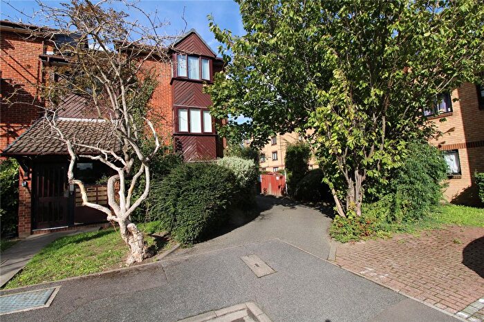 Studio For Sale In Redgrave Close, Croydon, Surrey, CR0