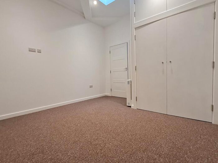 1 Bedroom Maisonette To Rent In High Street, Newport, PO30