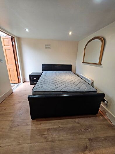 Studio To Rent In Eastfields Road, Mitcham (All Bills Included), CR4
