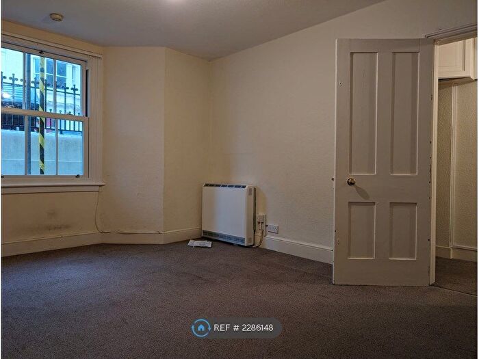 1 Bedroom Flat To Rent In York Road, Hove, BN3