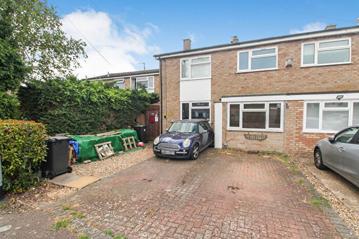 4 Bedroom Semi-Detached House For Sale In Brook Lane, Great Barford, MK44