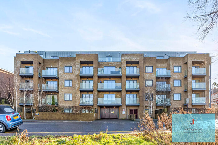 2 Bedroom Flat For Sale In Goldstone Crescent, Hove, BN3