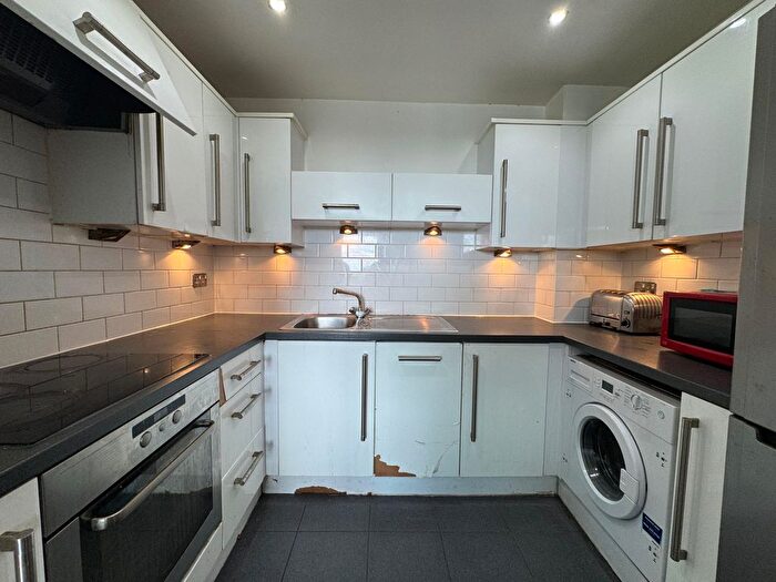 2 Bedroom Flat To Rent In The Blenheim Centre, TW3