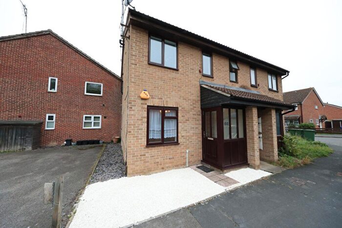1 Bedroom Maisonette For Sale In Curling Lane, Badgers Dene, Grays, Essex, RM17