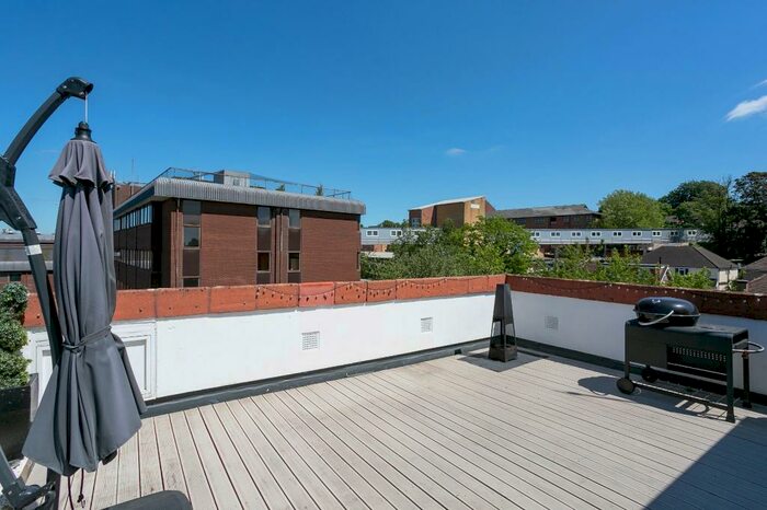 1 Bedroom Apartment To Rent In Wolsey Road, Hemel Hempstead, Hertfordshire, HP2