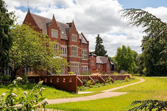 2 Bedroom Apartment For Sale In Stoneleigh Road, Leamington Spa, CV32