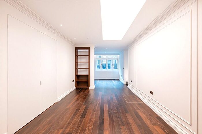 3 Bedroom Property To Rent In Charles Street, Mayfair, W1J