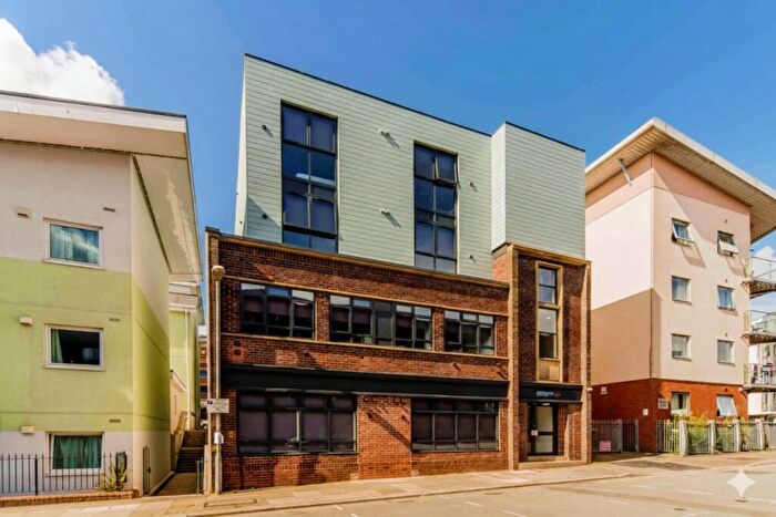 Studio To Rent In Silver Highgrove- Studio |Verney St, EX1