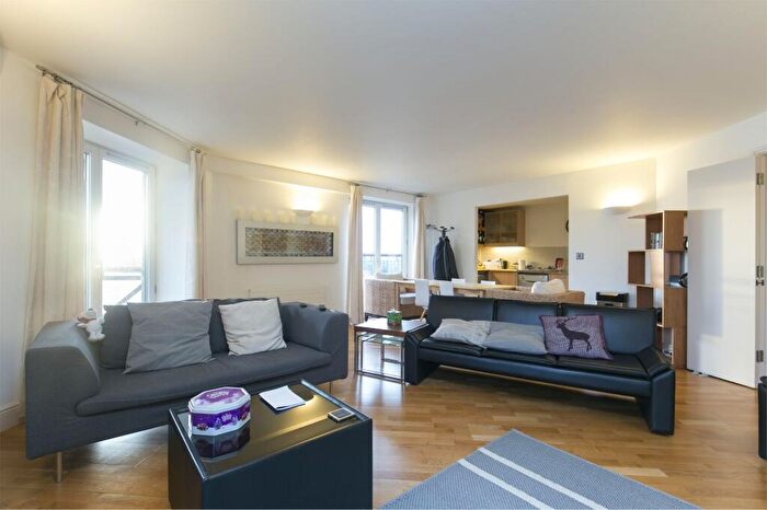 2 Bedroom Apartment To Rent In Westferry Road, London, E14