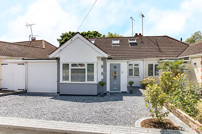 3 Bedroom Chalet For Sale In Mornington Crescent, Benfleet, SS7