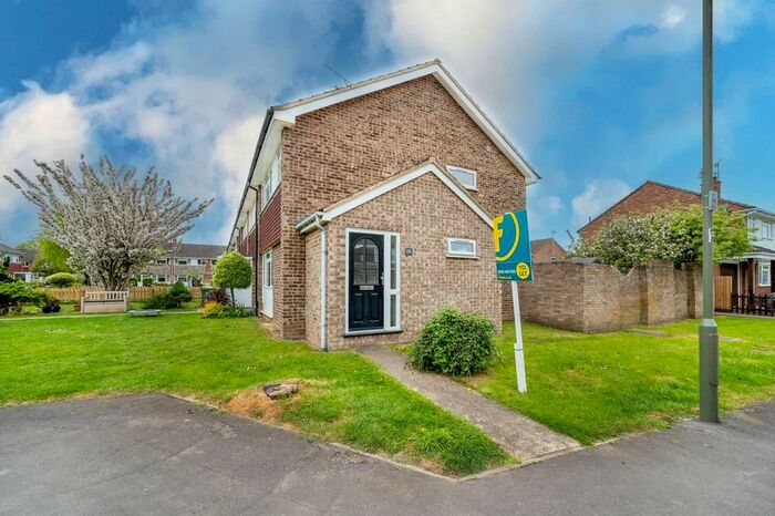 4 Bedroom End Of Terrace House To Rent In Grange Road, Guildford, GU2