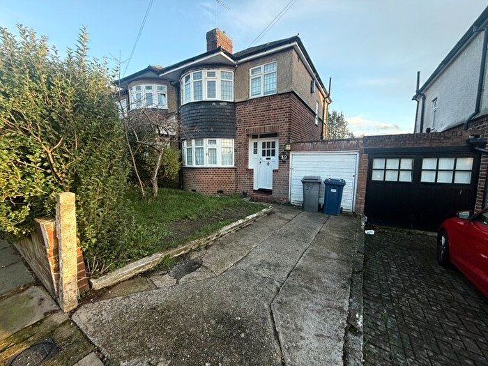 3 Bedroom Semi Detached House To Rent In Bevan Road, Cockfosters, EN4