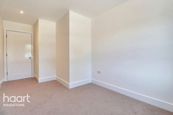 2 Bedroom Apartment To Rent In Wykeham Court, Kent, ME16