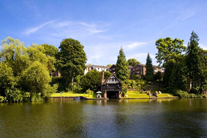 2 Bedroom Apartment For Sale In Cariad Court, Goring On Thames, RG8