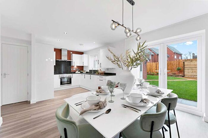 3 Bedroom Detached House For Sale In "The Wren" At Robey Avenue, Faringdon, SN7