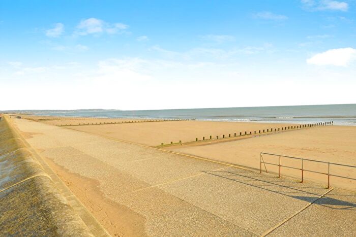 4 Bedroom Detached House For Sale In Seawall, Dymchurch, Romney Marsh, Kent, TN29