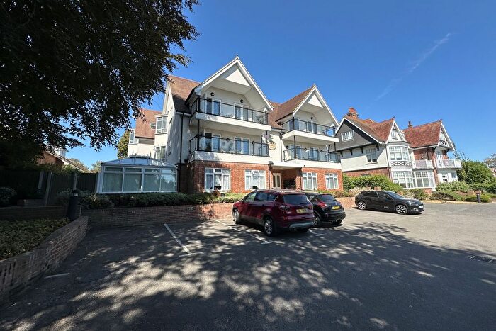 3 Bedroom Flat For Sale In Hawksdown Road, Walmer, CT14