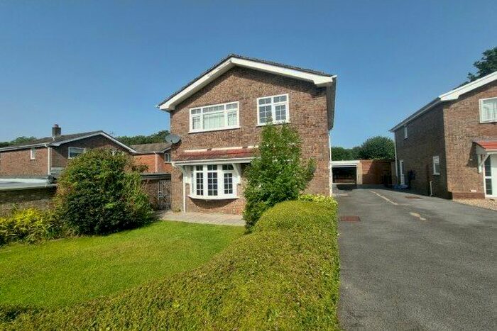 3 Bedroom Property To Rent In Margaret Street, Ammanford, SA18