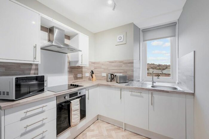 2 Bedroom Flat To Rent In Blackness Road, West End, Dundee, DD2