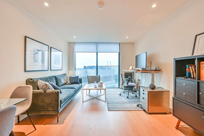 1 Bedroom Flat For Sale In Hampton Tower, Canary Wharf, London, E14
