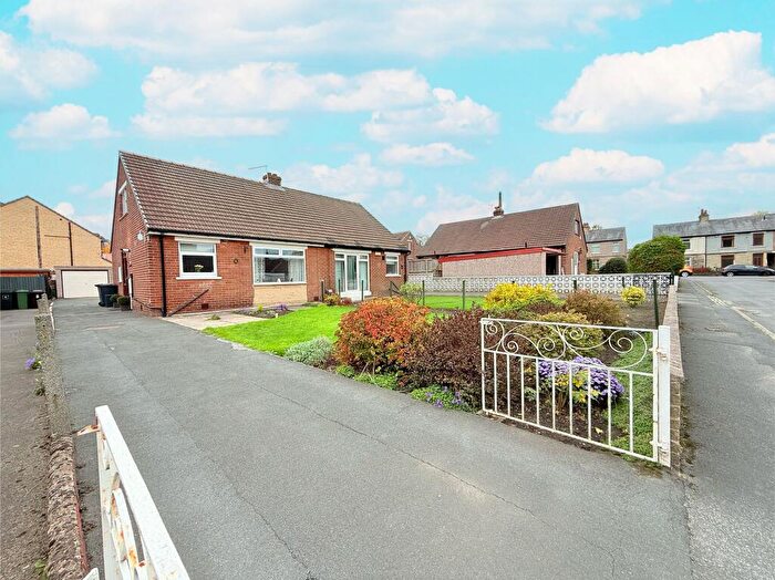 2 Bedroom Semi-Detached Bungalow For Sale In Cross Green Drive, Huddersfield, HD5