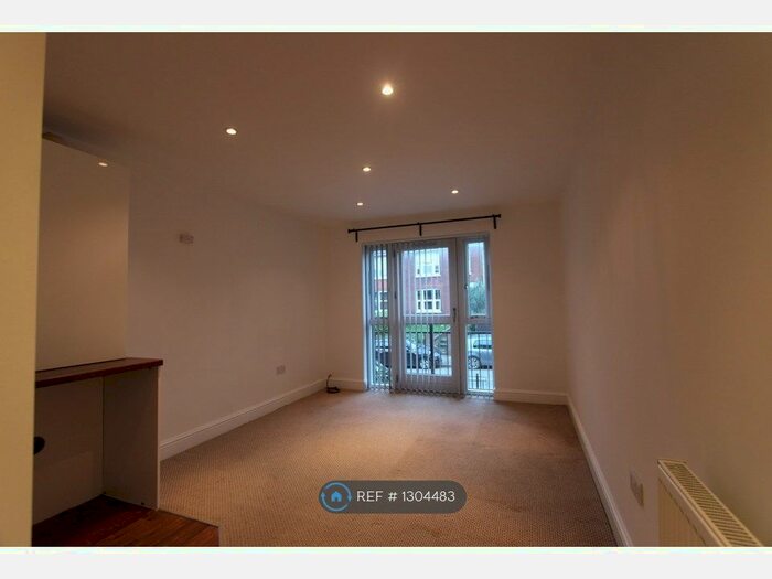1 Bedroom Flat To Rent In Austin Heights, Maidstone, ME16