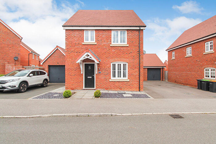 3 Bedroom Detached House For Sale In Aviation Way, New Cardington, MK42