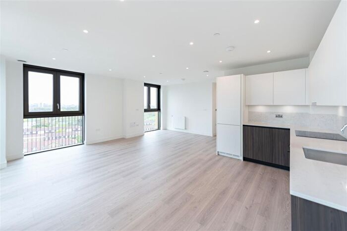 1 Bedroom Flat To Rent In Affinity View, London, E16