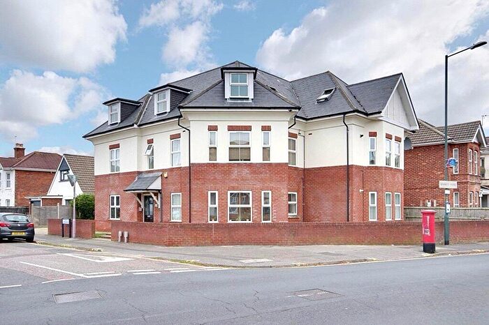 2 Bedroom Apartment To Rent In Bennett Road, Bournemouth, Dorset, BH8