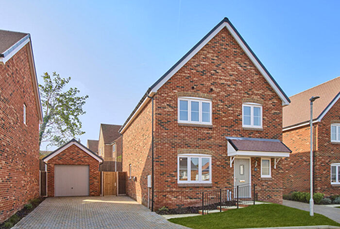 4 Bedroom Detached House For Sale In Highlands Hill, Swanley, Kent, BR8