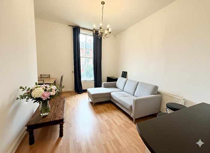 2 Bedroom Flat To Rent In Clarendon House, - Clarendon Street, Nottingham, Nottinghamshire, NG1
