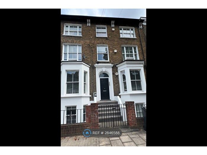 1 Bedroom Flat To Rent In Luxor Street, London, SE5