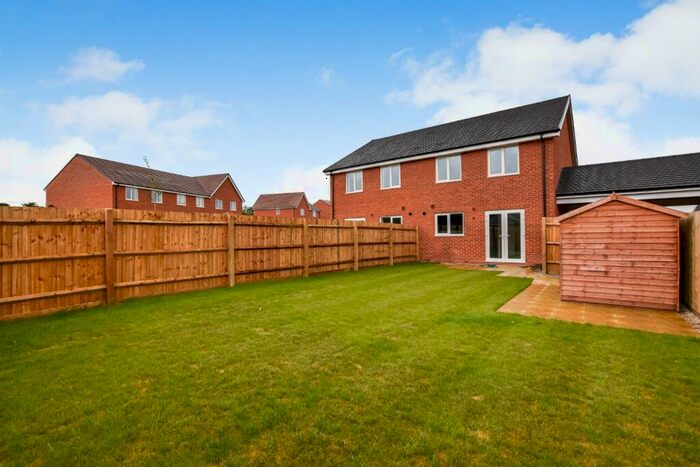 3 Bedroom Semi-Detached House For Sale In Bowland Way, Burnham-On-Crouch, Essex, CM0