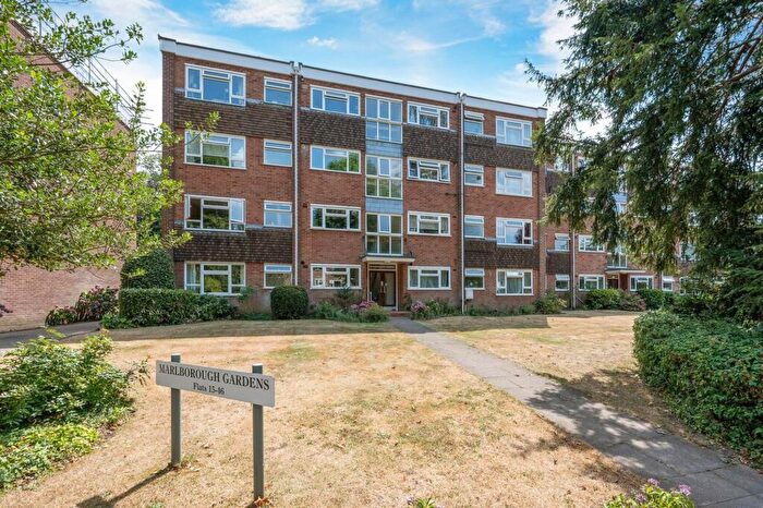 2 Bedroom Flat To Rent In Lovelace Road, Surbiton, KT6