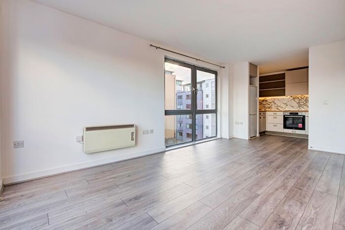 1 Bedroom Flat To Rent In Montana Building, Deals Gateway, London, SE13