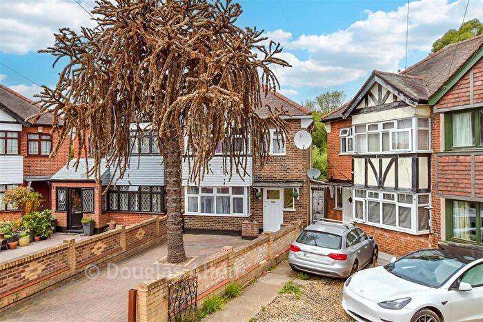 3 Bedroom Semi-Detached House For Sale In Markmanor Avenue, Walthamstow, E17