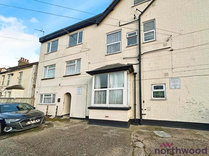 2 Bedroom Flat To Rent In West Avenue, Clacton-On-Sea, CO15