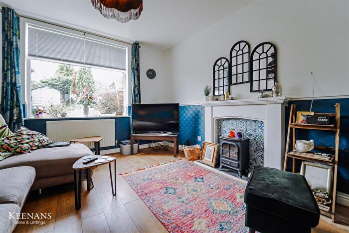 3 Bedroom Semi-Detached House To Rent In Walshaw Road, Bury, BL8