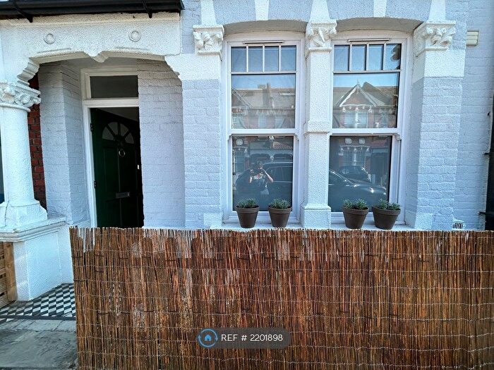 3 Bedroom Terraced House To Rent In Thorpebank Road, London, W12
