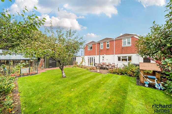 4 Bedroom Detached House For Sale In Pavenhill, Purton, Purton, SN5