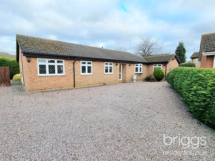 4 Bedroom Detached Bungalow For Sale In Eastfield, Market Deeping, PE6