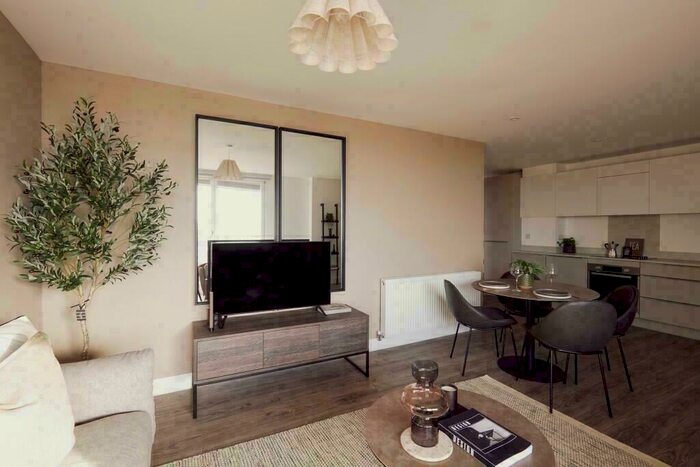 3 Bedroom Apartment To Rent In Canal Quarters, Whitehall, Leeds, West Yorkshire, LS12