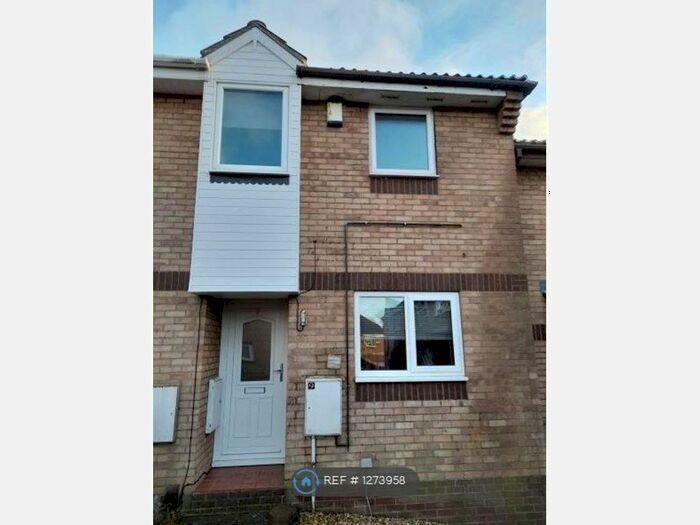 2 Bedroom Terraced House To Rent In Spratton Court, Grimsby, DN34
