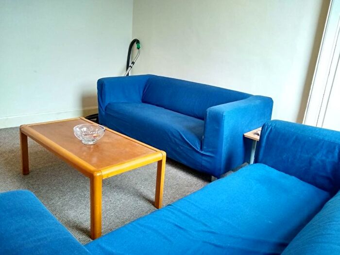 3 Bedroom Flat To Rent In Duke Street, Edinburgh, EH6
