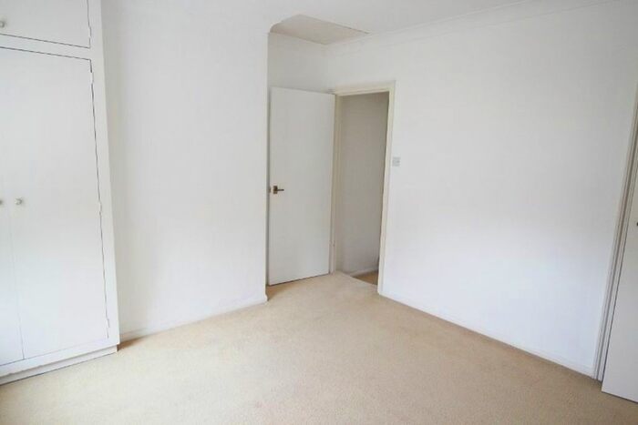 2 Bedroom Cottage To Rent In Buckhurst Lane, Sevenoaks, TN13