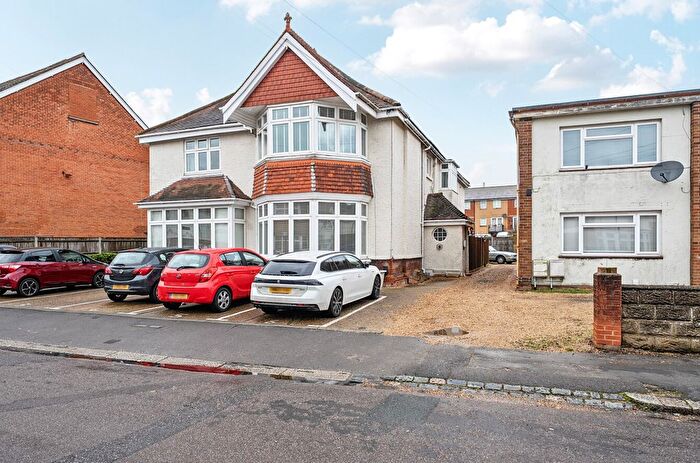 1 Bedroom Flat For Sale In Newlands Avenue, Shirley, Southampton, Hampshire, SO15