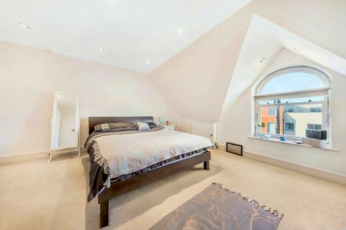 2 Bedroom Flat To Rent In Revelstoke Road, Southfields, London, SW18