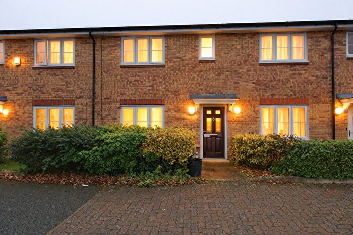 3 Bedroom Terraced House For Sale In Barra Wood Close, Hayes, UB3